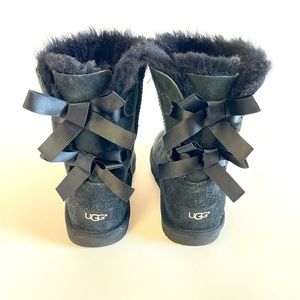 UGG Kids Black Bailey Bow Boots Girls sz 4